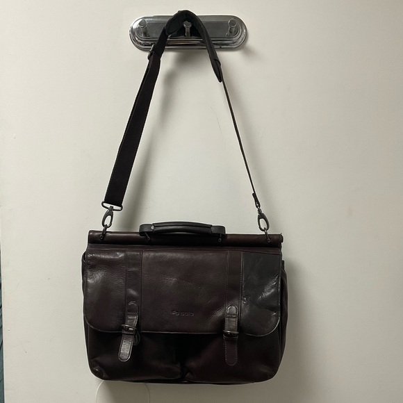 Solo Genuine Leather Multi Pocket Padded Computer Pocket Shoulder Crossbody Bag! - Picture 15 of 16